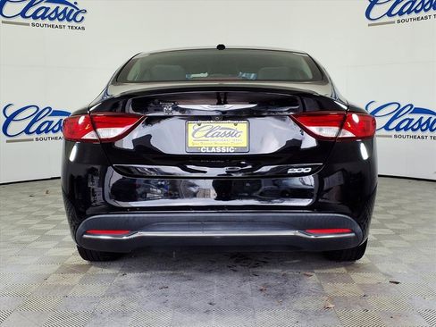 Used 2016 Chrysler 200 Limited w/ Convenience Group image 4