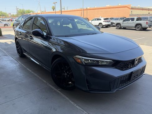Used 2025 Honda Civic Sport image 6