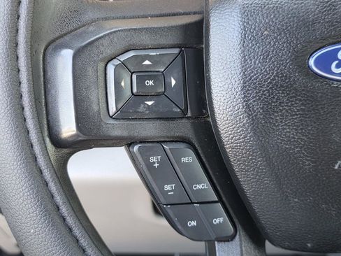 Used 2017 Ford F250 XLT w/ XLT Premium Package AWD/4WD image 26