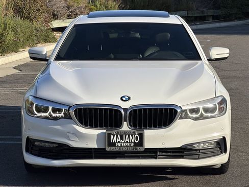 Used 2018 BMW 530i RWD image 2