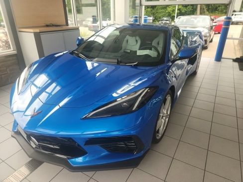 Used 2025 Chevrolet Corvette Stingray Convertible w/ 1LT RWD image 3