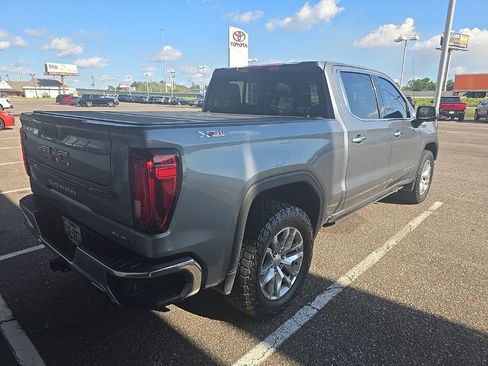 Used 2021 GMC Sierra 1500 SLT image 3