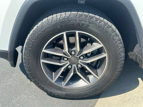 Used 2020 Jeep Grand Cherokee Limited w/ Luxury Group II AWD/4WD image 14