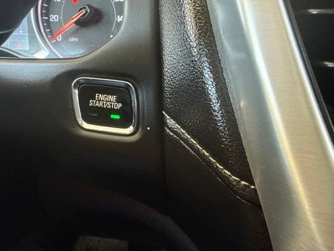 Used 2020 GMC Acadia SLE FWD image 18