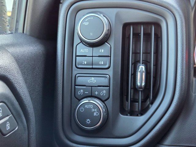 Used 2019 Chevrolet Silverado 1500 Custom Trail Boss AWD/4WD image 18