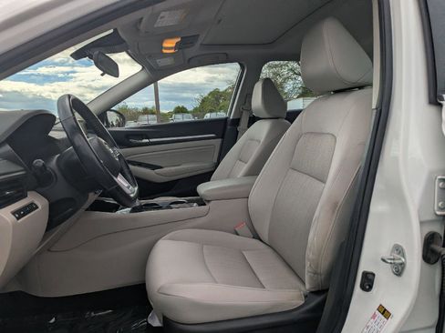 Used 2021 Nissan Altima 2.5 SV w/ SV Premium Package AWD/4WD image 23
