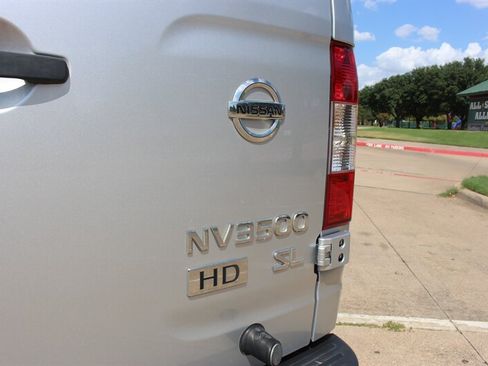 Used 2014 Nissan NV 3500 SL w/ Technology Package RWD image 7