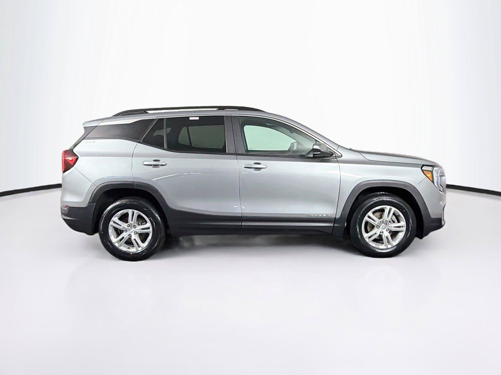 Used 2023 GMC Terrain SLE w/ Driver Convenience Package AWD/4WD image 12