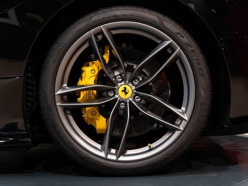 Used 2018 Ferrari 488 GTB image 14