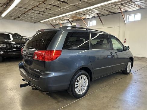 Used 2007 Toyota Sienna LE image 3