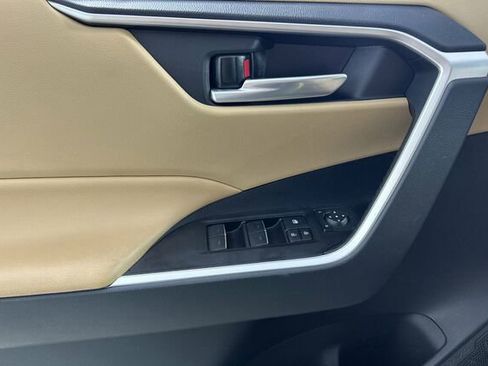 Used 2025 Toyota RAV4 XLE image 11