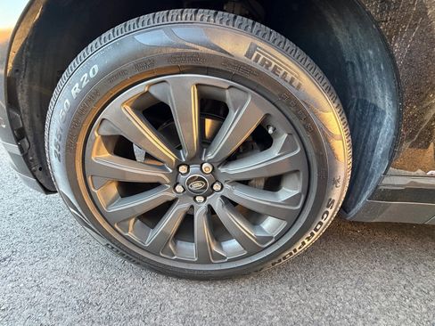 Used 2018 Land Rover Range Rover Velar R-Dynamic SE image 6