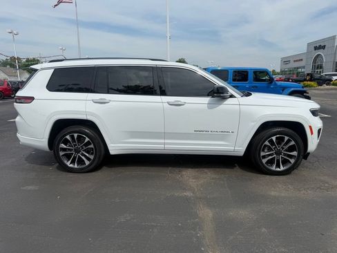 Used 2021 Jeep Grand Cherokee L Overland w/ Advanced Protech Group III AWD/4WD image 8