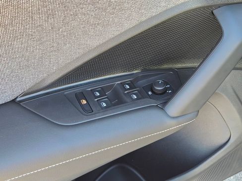 Certified 2025 Volkswagen Tiguan S FWD image 15