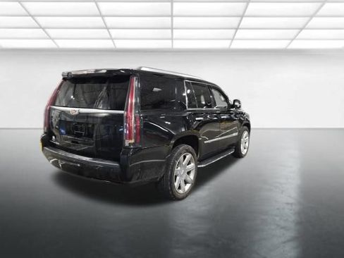 Used 2020 Cadillac Escalade Premium Luxury AWD/4WD image 4