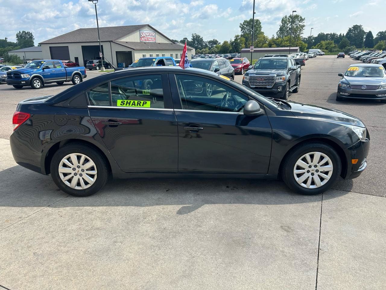 Used 2011 Chevrolet Cruze LS w/ Connectivity Package FWD image 4
