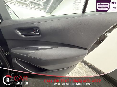 Used 2023 Toyota Corolla LE FWD image 35