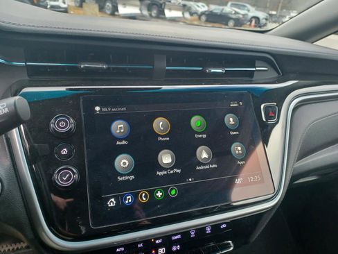 Used 2023 Chevrolet Bolt LT image 11