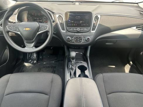 Used 2024 Chevrolet Malibu LT FWD image 17