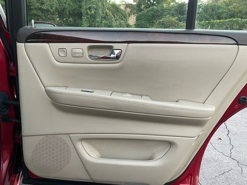 Used 2008 Cadillac DTS Luxury II image 19