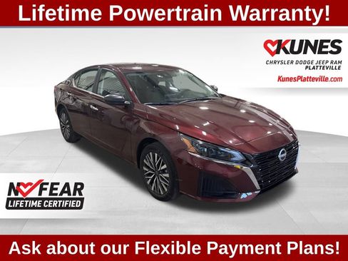 Used 2025 Nissan Altima 2.5 SV image 3