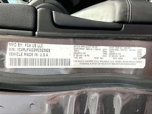 Used 2021 Jeep Grand Cherokee Laredo AWD/4WD image 32