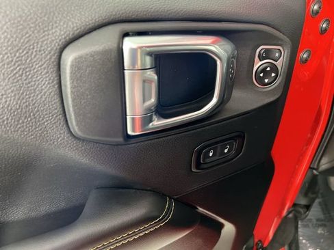 Used 2025 Jeep Wrangler Unlimited Sahara w/ Safety Group AWD/4WD image 22