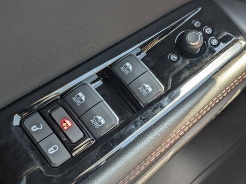 New 2025 Jeep Wagoneer S Limited image 17