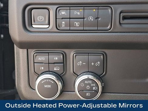 Used 2023 GMC Yukon SLT w/ SLT Premium Package AWD/4WD image 9