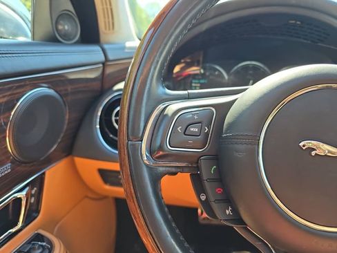 Used 2015 Jaguar XJ L Portfolio RWD image 23