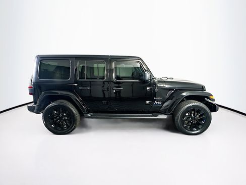 Used 2023 Jeep Wrangler Sahara w/ Cold Weather Group image 10