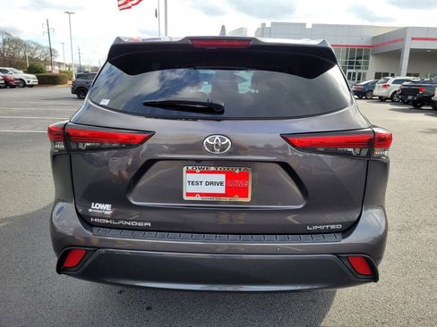 Used 2023 Toyota Highlander Limited image 9