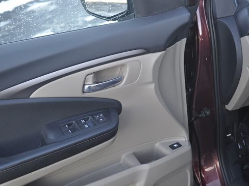 Used 2019 Honda Ridgeline RTL-T image 17