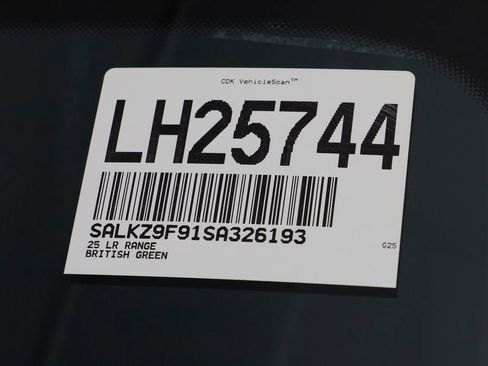 New 2025 Land Rover Range Rover SV AWD/4WD image 30