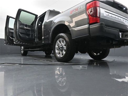 Used 2020 Ford F350 Platinum w/ FX4 Off-Road Package image 42