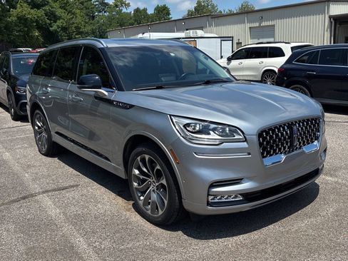 Used 2023 Lincoln Aviator Grand Touring w/ Equipment Group 301A AWD/4WD image 4