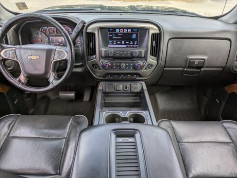 Used 2017 Chevrolet Silverado 2500 High Country image 14