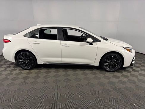 Used 2024 Toyota Corolla SE image 10