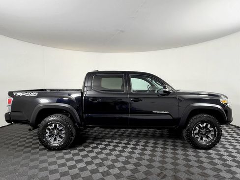 Used 2020 Toyota Tacoma TRD Off-Road w/ Technology Package AWD/4WD image 7