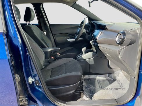 Used 2019 Nissan Kicks SV image 27