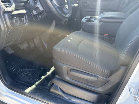 Used 2024 RAM 3500 Tradesman w/ Chrome Appearance Group image 29