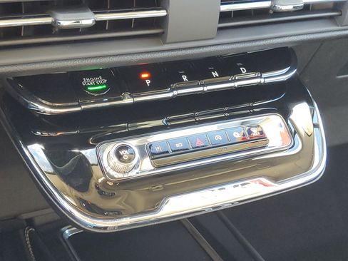 Certified 2024 Lincoln Corsair AWD w/ Equipment Group 101A image 18