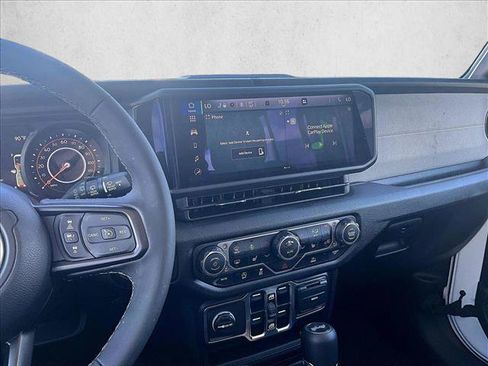 Used 2025 Jeep Wrangler Unlimited Sport AWD/4WD image 8