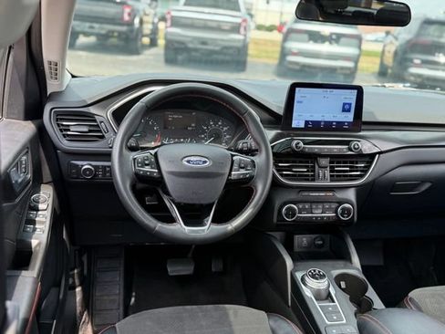 Certified 2022 Ford Escape SEL w/ SEL Stealth AWD Package image 7