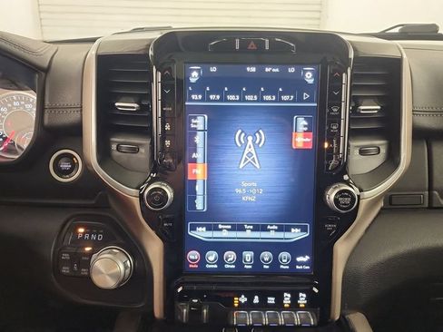 Used 2020 RAM 1500 Laramie AWD/4WD image 13