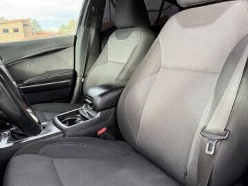 Used 2018 Dodge Charger SXT image 13