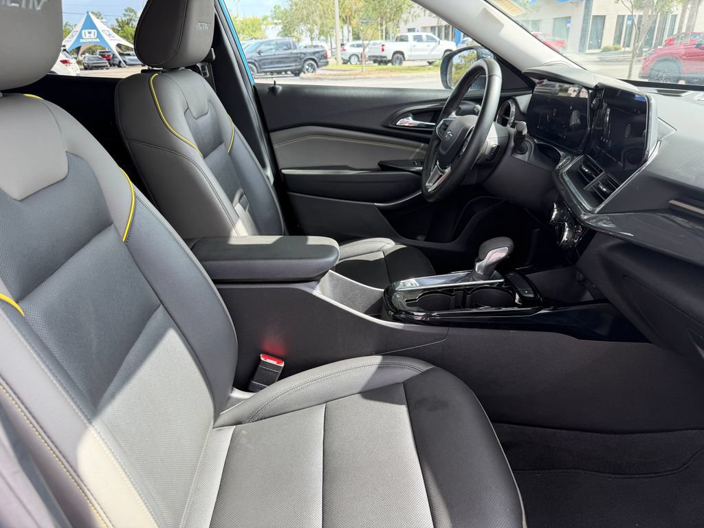 Used 2025 Chevrolet Trax ACTIV w/ Driver Confidence Package FWD image 11