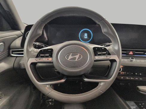 Used 2024 Hyundai Elantra SEL w/ Convenience Package FWD image 5