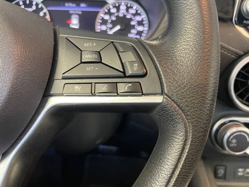 Used 2025 Nissan Sentra SV FWD image 14