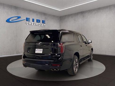 Used 2026 Chevrolet Suburban Z71 AWD/4WD image 14